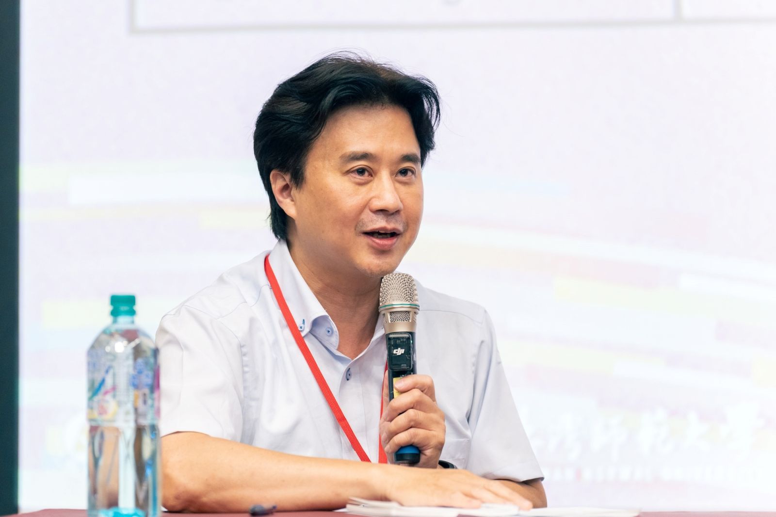 國立中興大學謝奇明教授於圓桌論壇分享參與德州大學奧斯汀分校移地訓練後對教學的幫助。